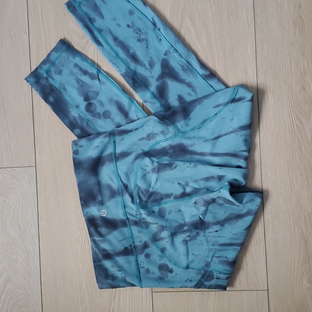 Lululemon blue tiedye leggings
